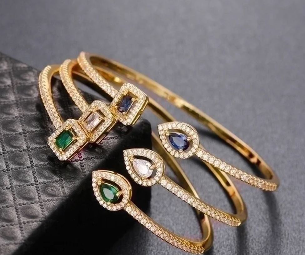 Fashion Square Water Droplets Copper Inlay Zircon Bangle