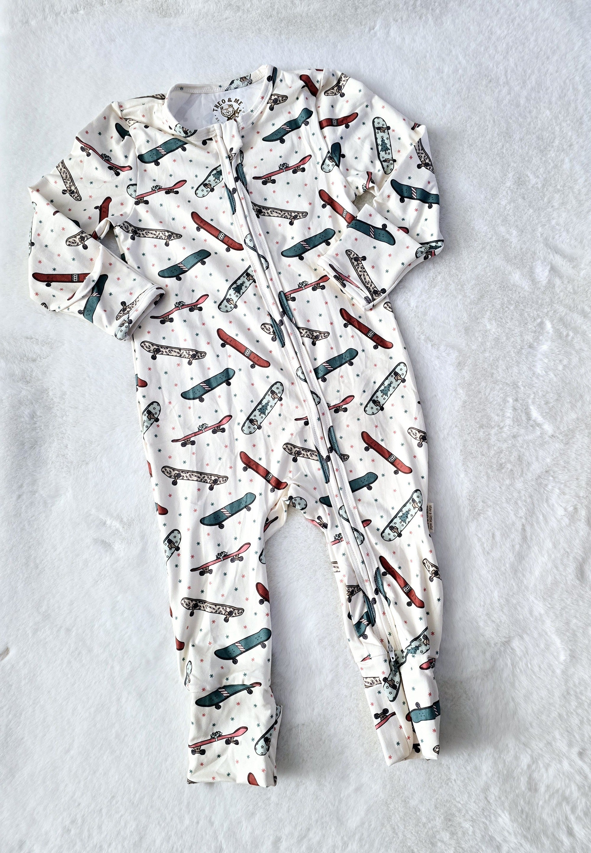 Holiday Zippies Sleepers - Green Skateboard