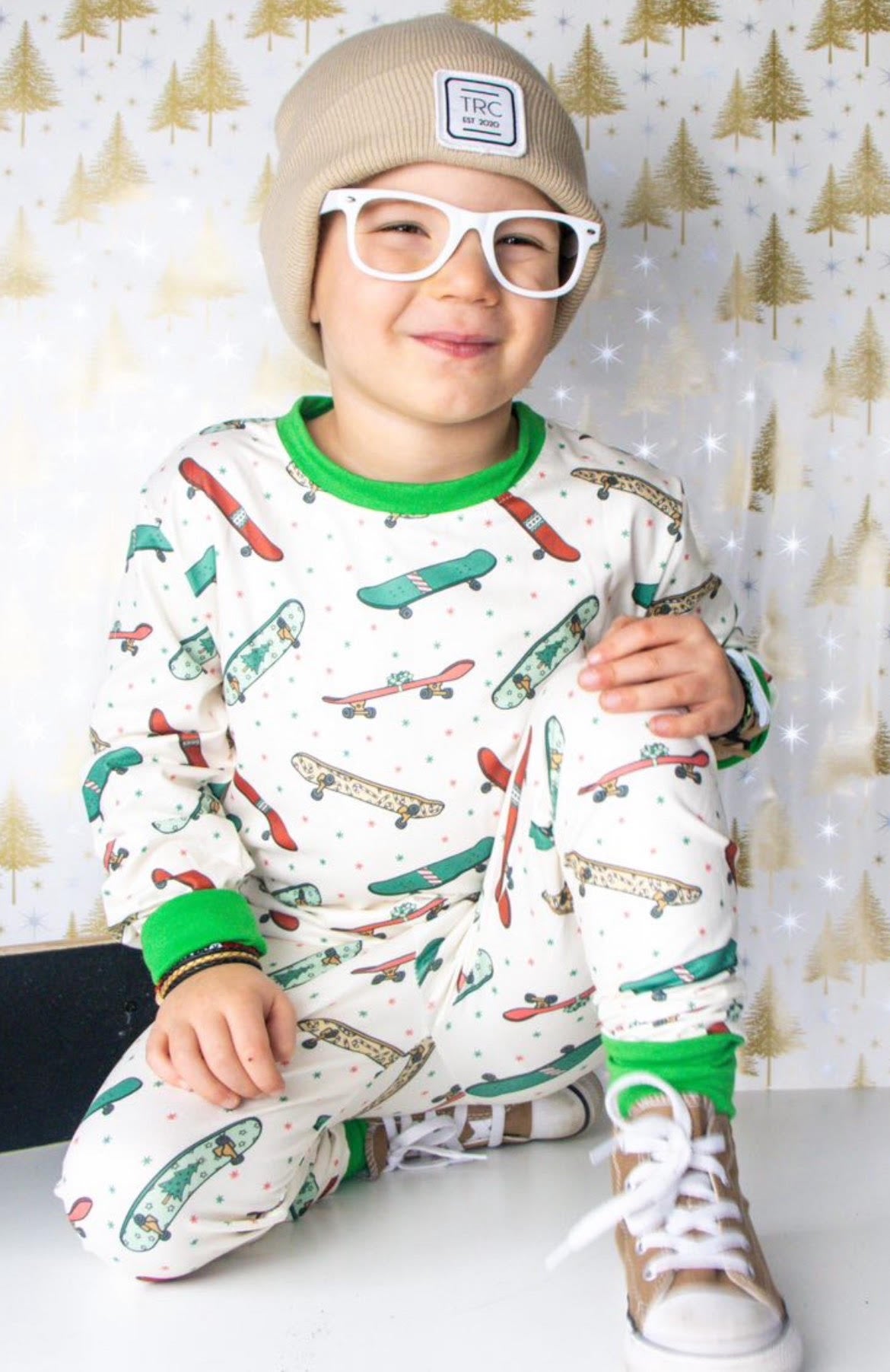 Kids 2 Pc Christmas Pajamas - Green Skateboard