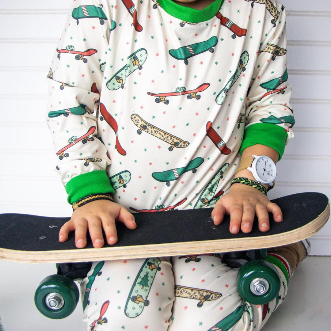 Kids 2 Pc Christmas Pajamas - Green Skateboard