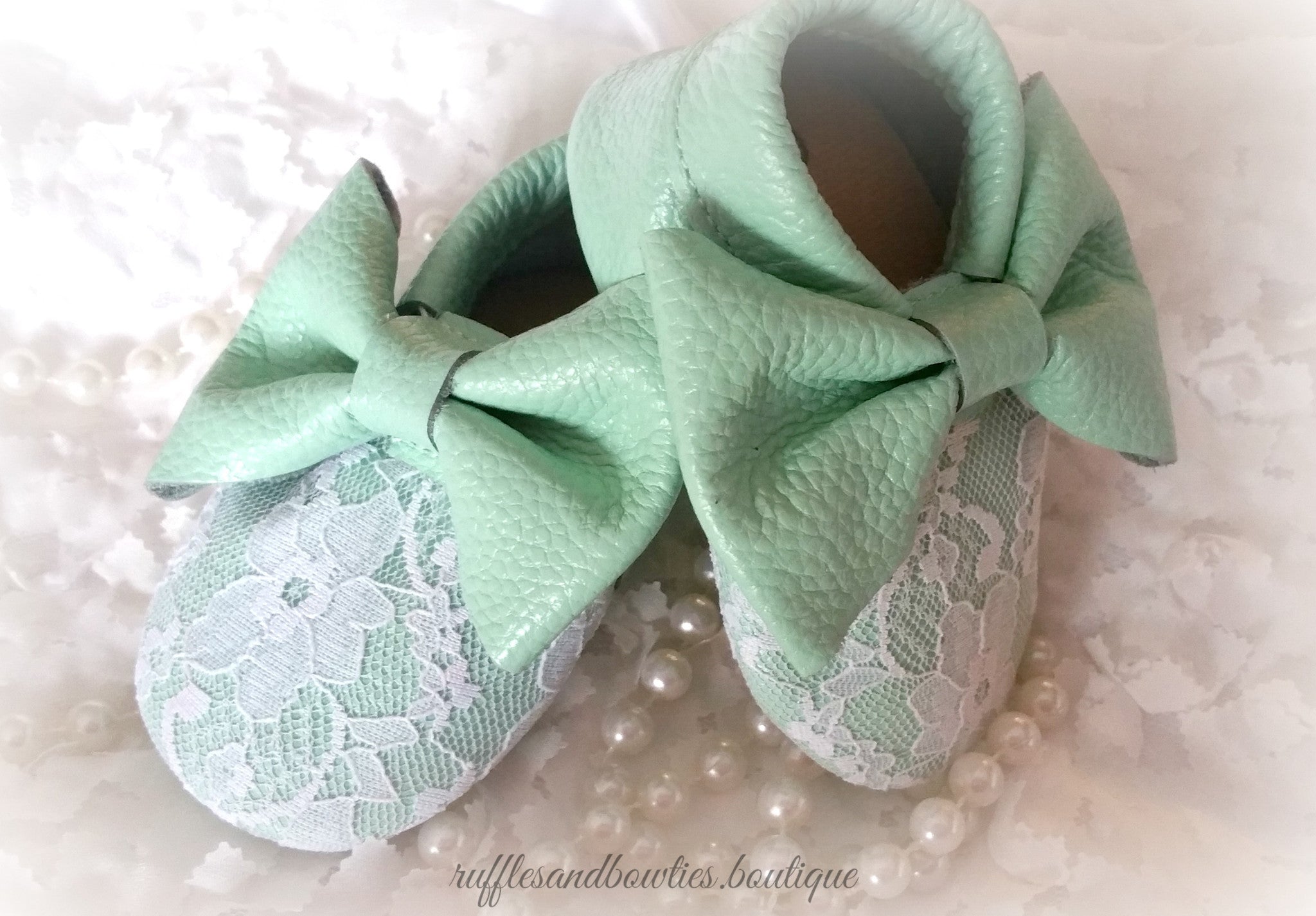 Baby Girl Lace leather Moccaisns - Mint with White Lace Big Bow Leather Baby Moccasins - Baby Girl Moccasins - Bow Moccasins - Gold Bow Moccasins - Soft Shoes - Lace Moccasins
