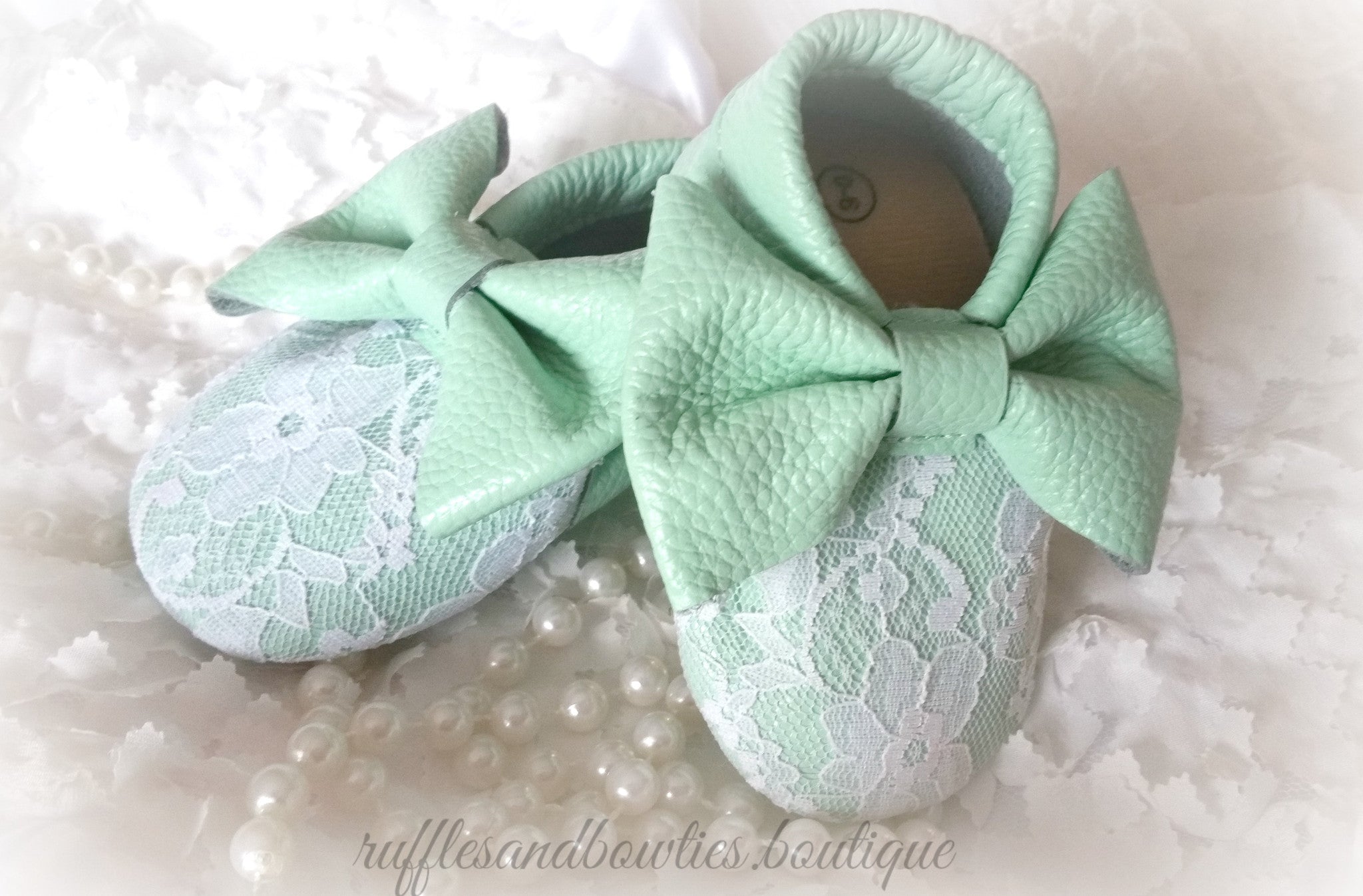 Baby Girl Lace leather Moccaisns - Mint with White Lace Big Bow Leather Baby Moccasins - Baby Girl Moccasins - Bow Moccasins - Gold Bow Moccasins - Soft Shoes - Lace Moccasins