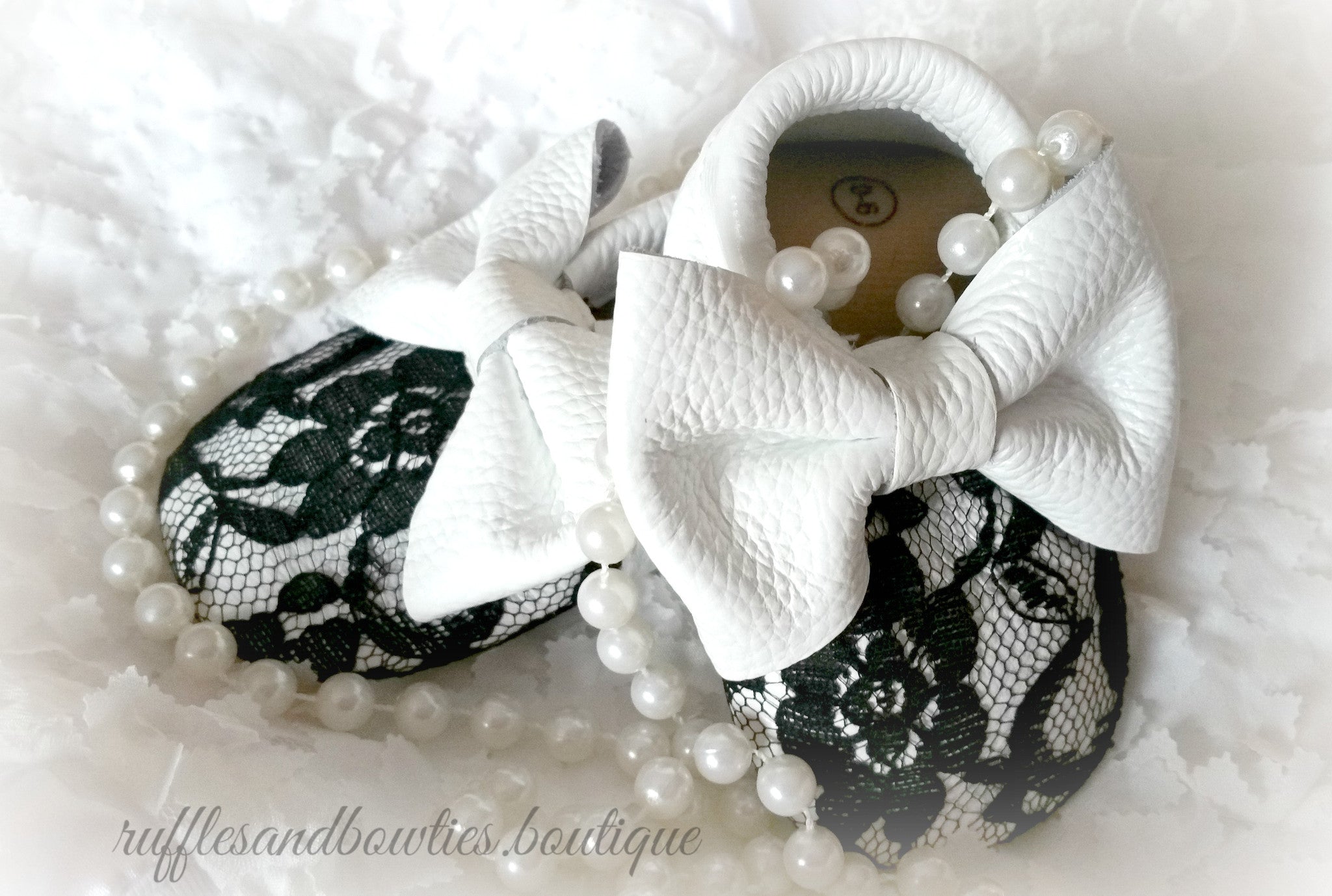 Baby Girl Lace leather Moccaisns - White with Black Lace Big Bow Leather Baby Moccasins - Baby Girl Moccasins - Bow Moccasins - Gold Bow Moccasins - Soft Shoes - Lace Moccasins