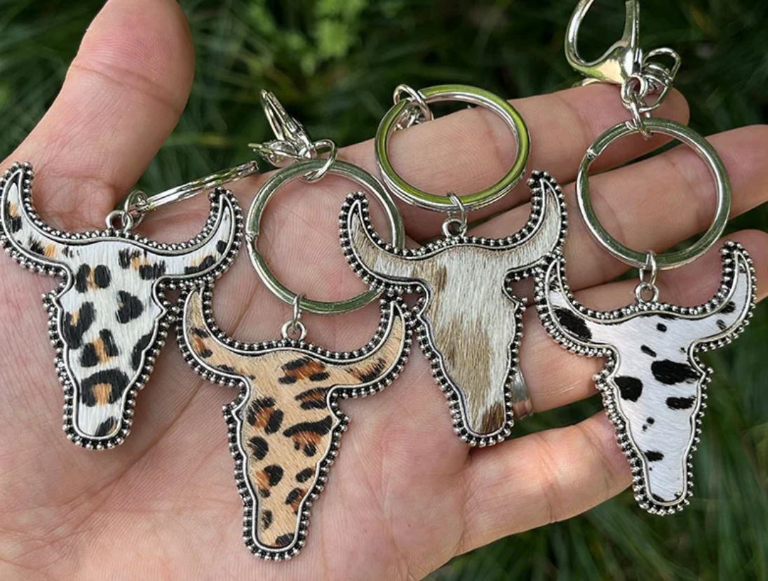 2 Pieces Leopard Print Cow Head Keychain Vintage Genuine Leather Cow Pattern Western Style Bag Pendant