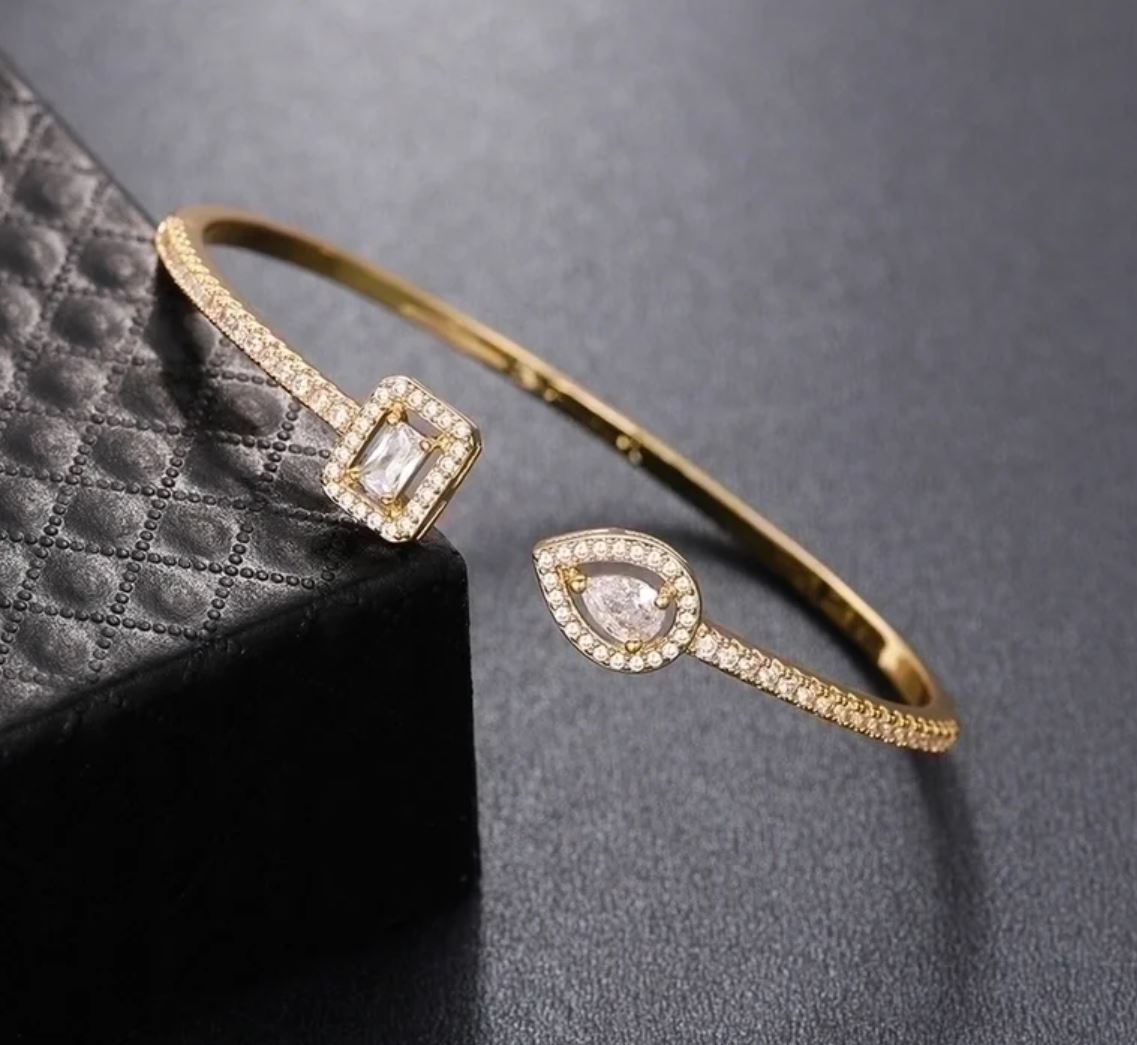 Fashion Square Water Droplets Copper Inlay Zircon Bangle