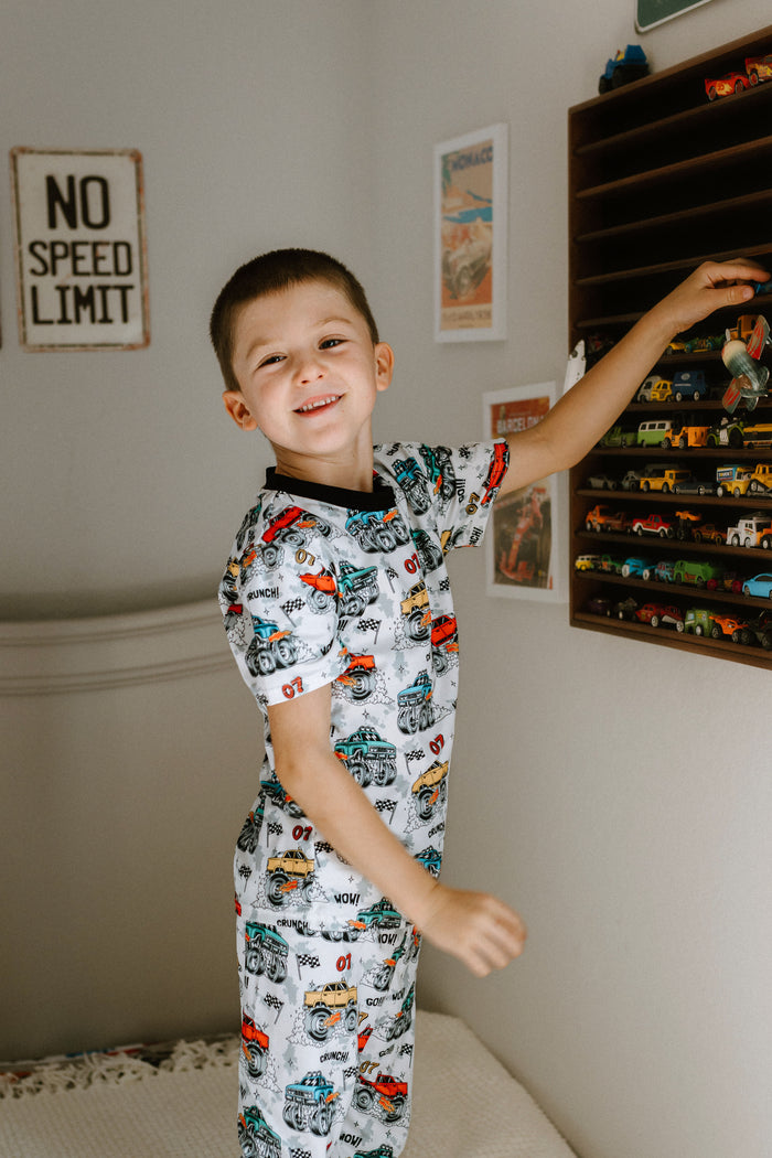 Boys 2-Piece Short Sleeve Pajamas - Monster Trucks