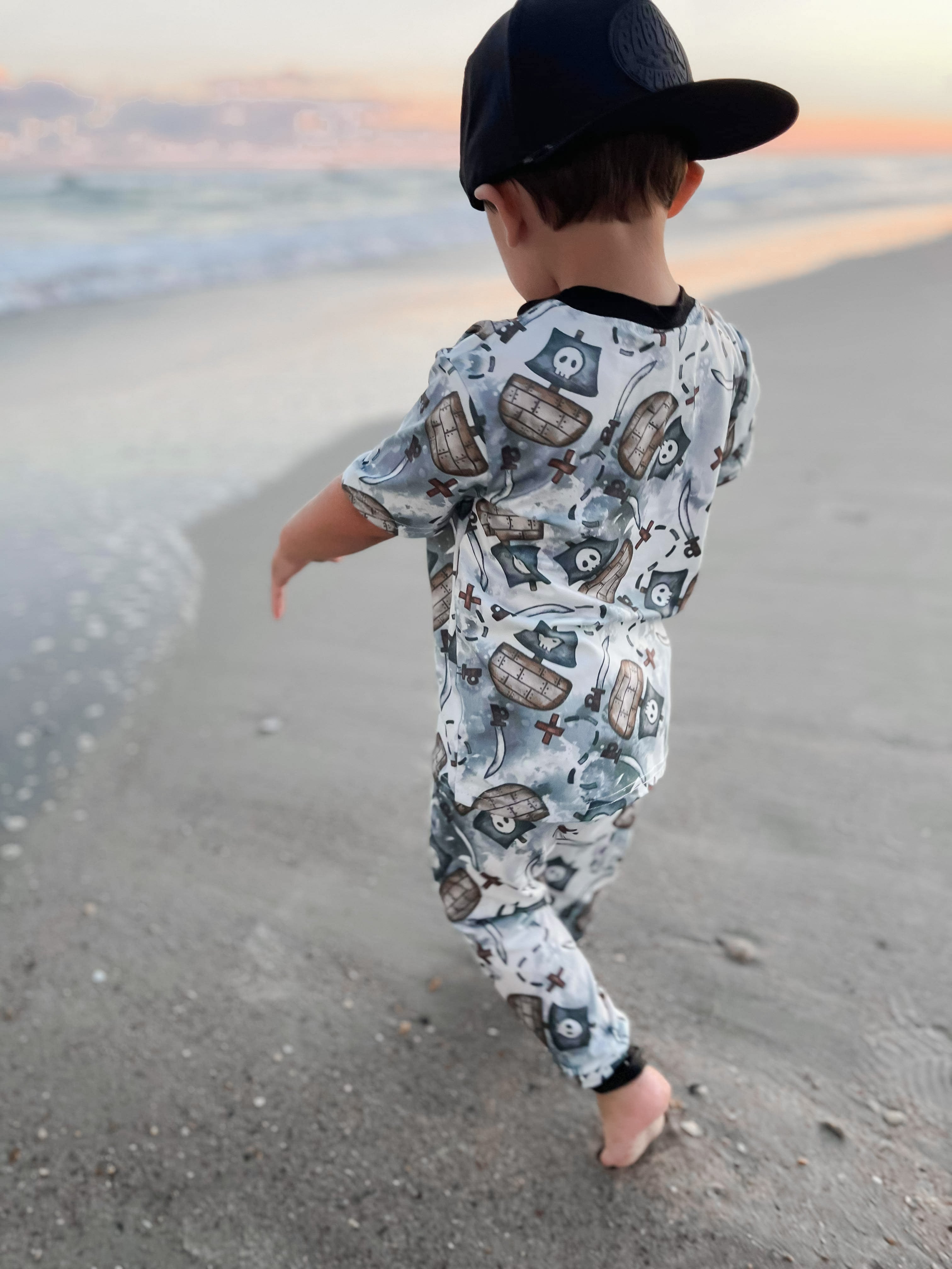 Boys 2-Piece Short Sleeve Pajamas - Pirate Ships, knives, sabers, and x marks the spot