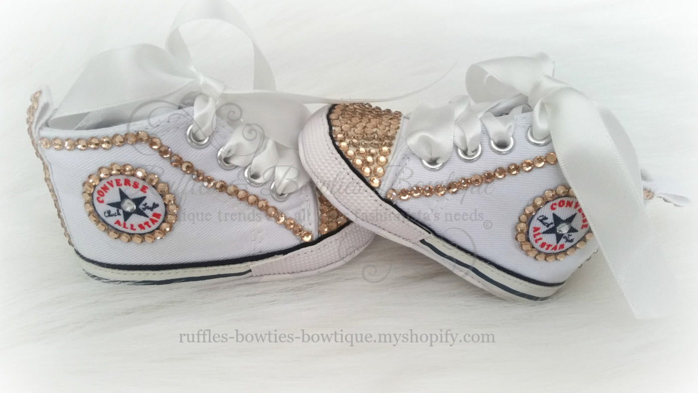 Kan klipning Gemme White and Gold Crystal Baby Converse High Tops- Crystal Shoes - Pre Walker  Shoes - Baby Girl Shoes - Wedding - Christening - Baptism - Baby | Ruffles  & Bowties Bowtique/ 2127491 ALBERTA LTD